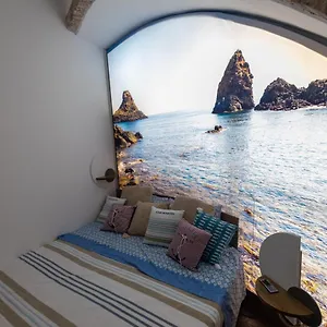 Alba Chiara , Aci Trezza Italia